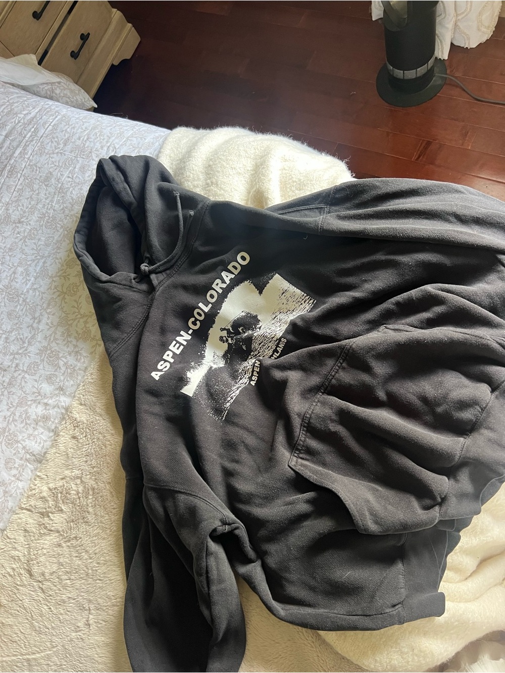 Brandy Melville Black Crewneck Hoodie one size and oversized so I would say M/L